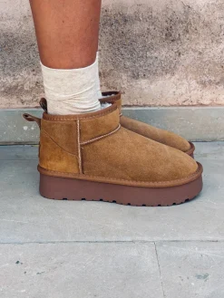 CAMEL SUEDE FAUX UGGS