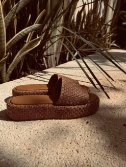 CARAMBA CAMEL SLIPPERS