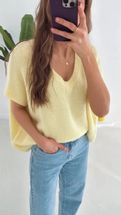 MIRABELLE YELLOW V-NECK PULL